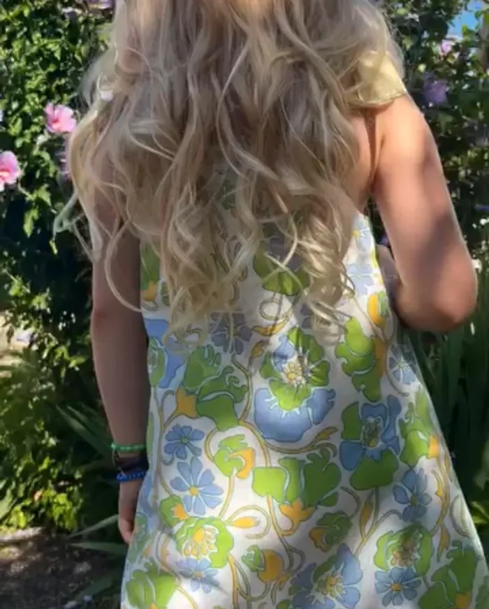 7 ans - robe vintage jaune et verte/bleu - photo numéro 2