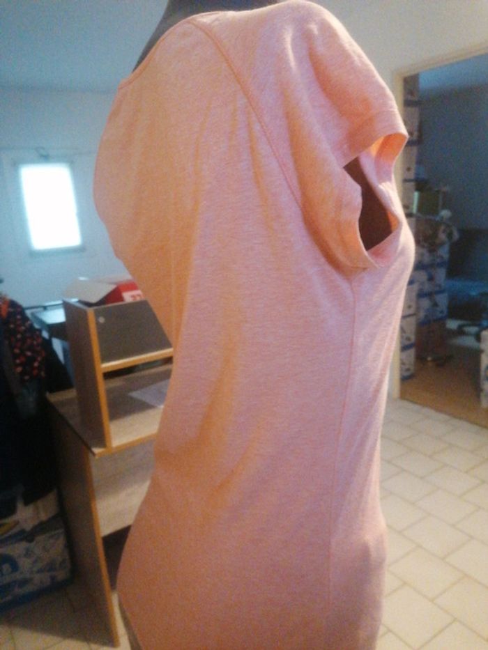 T-shirt taille m - photo numéro 2