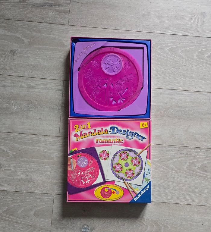 Lot mandala désigner machine + hello kutty + romantic ne bon etat - photo numéro 3