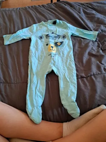 Pyjamas fin ( 3 mois )