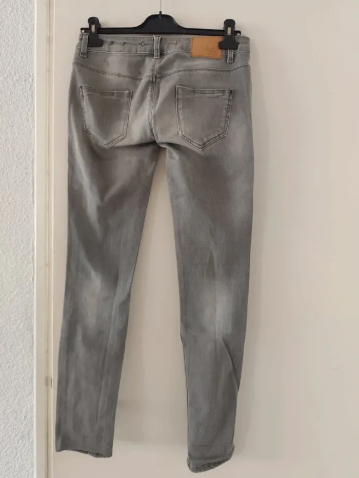 Jean gris zara - photo numéro 3