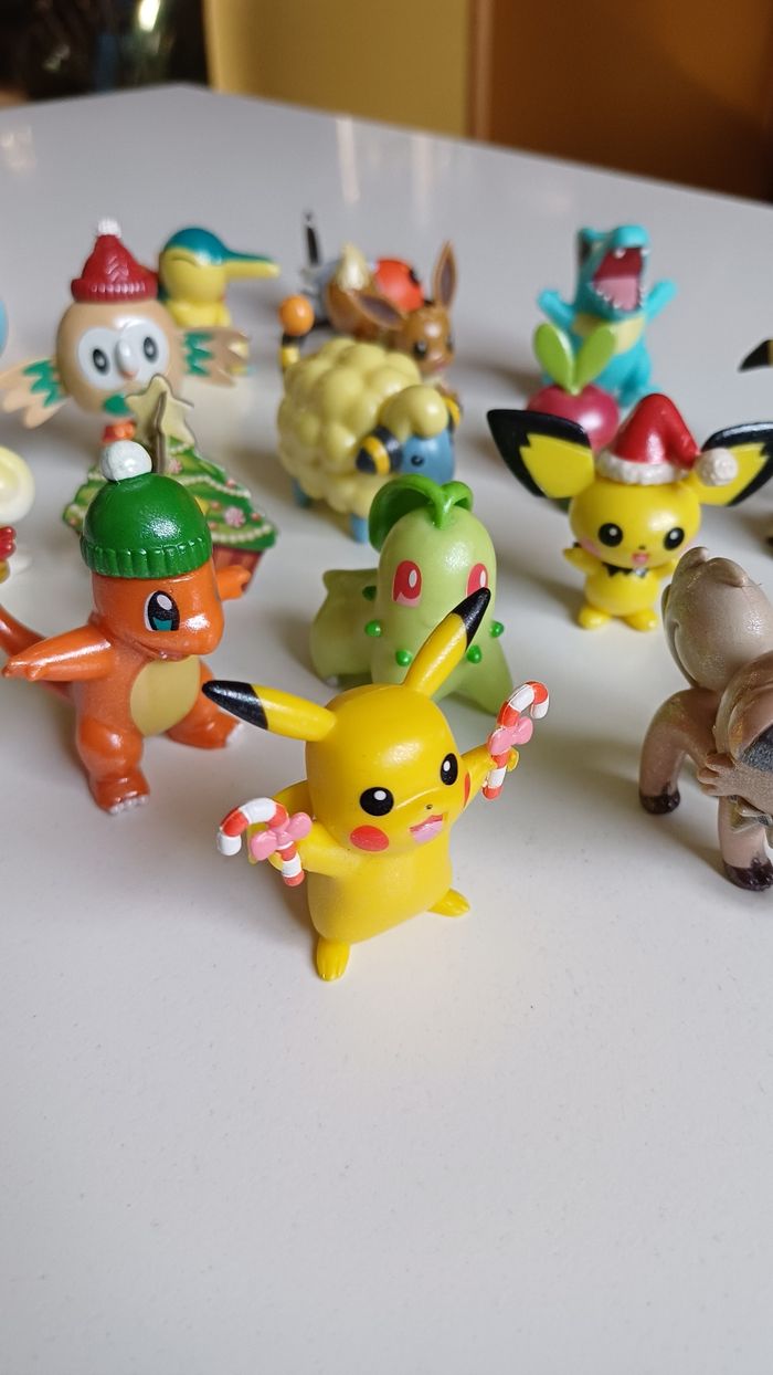 Lot de figurines Pokémon. - photo numéro 2