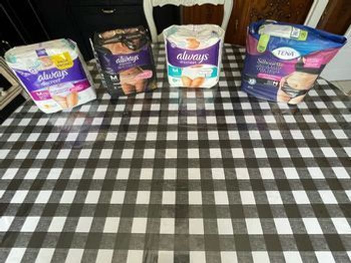 Lot de 4 paquets « Always » et « Téna Silhouette ».