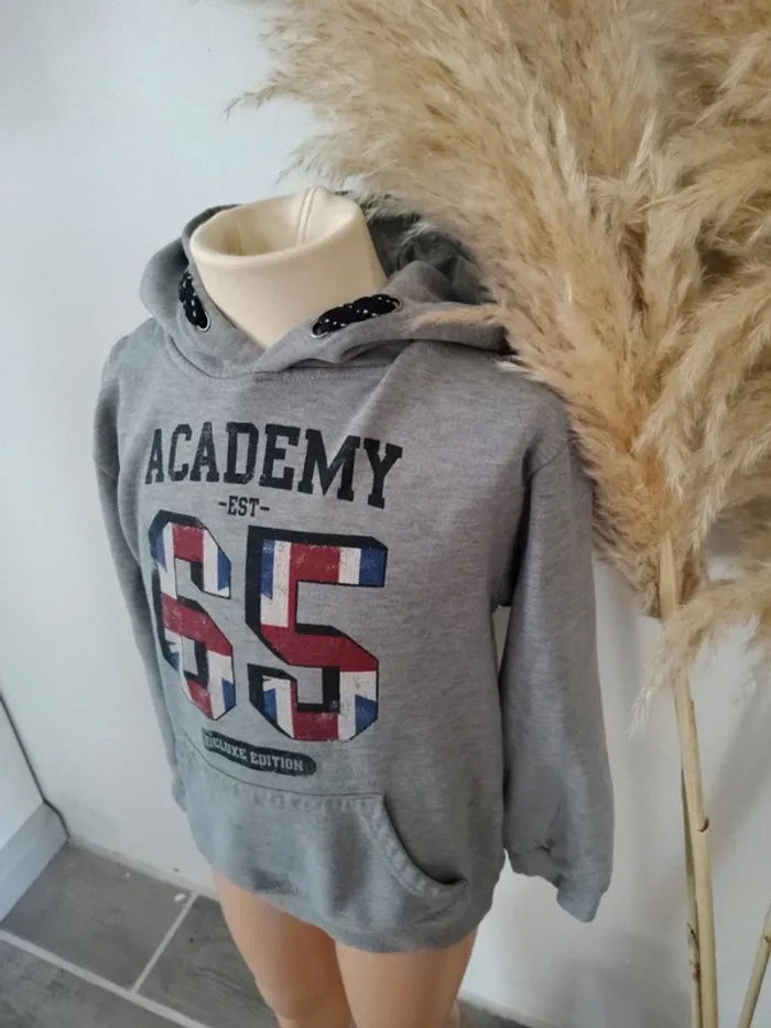 Pull garçon 🧑 8/9 ans - photo numéro 2