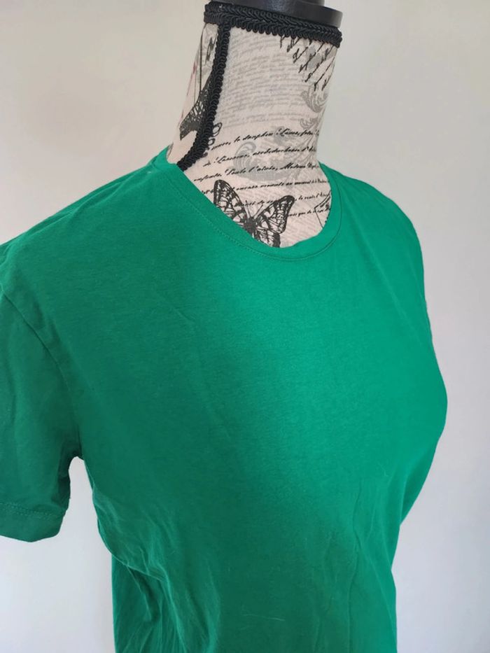 Tee Shirt Basic vert de chez Stradivarius et de taille 42 - photo numéro 2