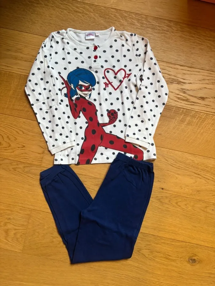 Pyjama lady bug Miraculous 7 ans