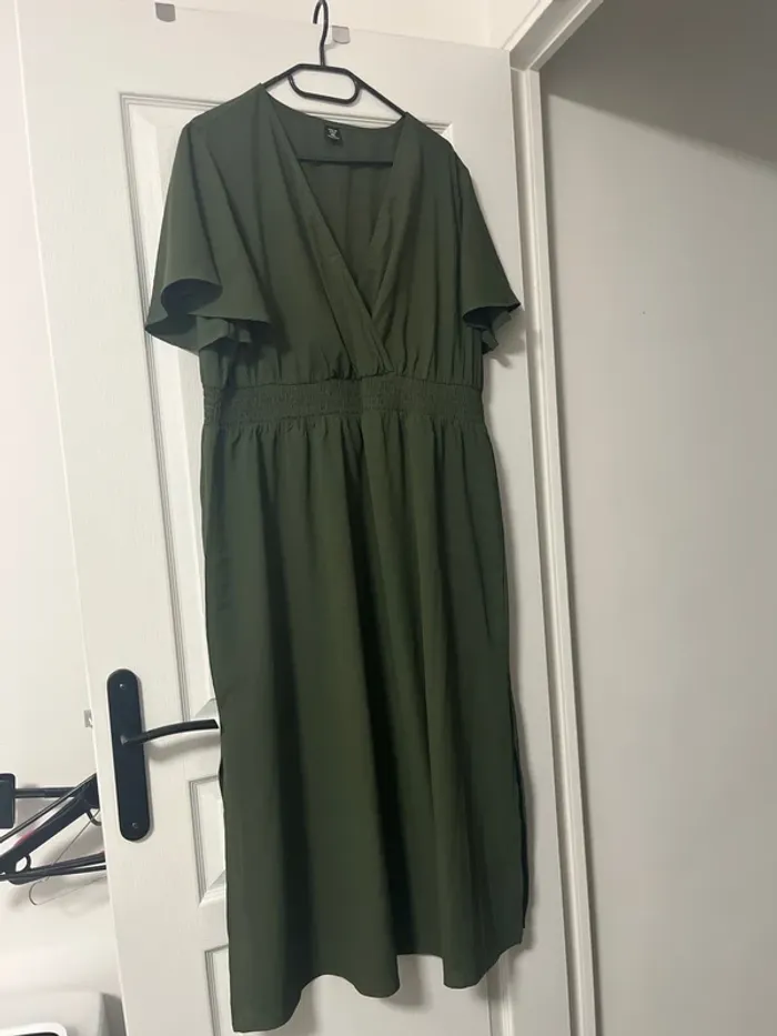 Robe longue 3XL shein curvy kaki très bon état - photo numéro 2