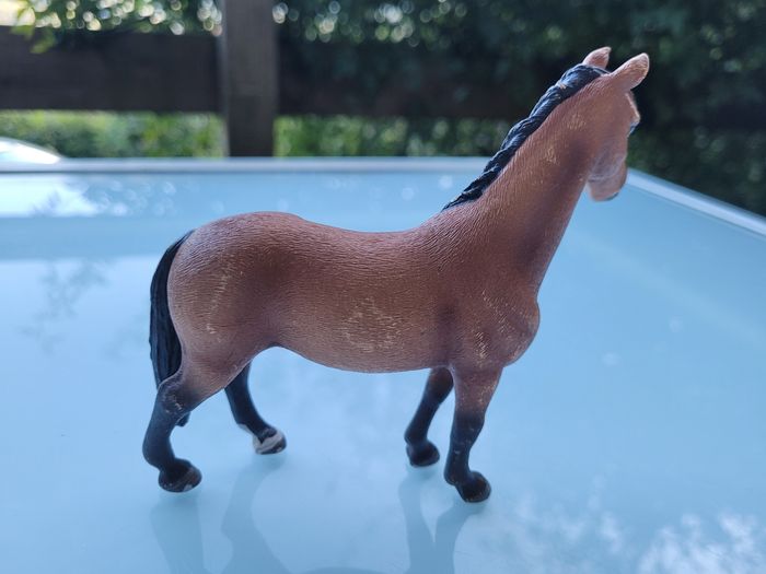 Lot de 3 Chevaux Scheich : 1 marron crinière tressée noeuds blanc, 1 brun et 1 brun et blanc tacheté - photo numéro 9