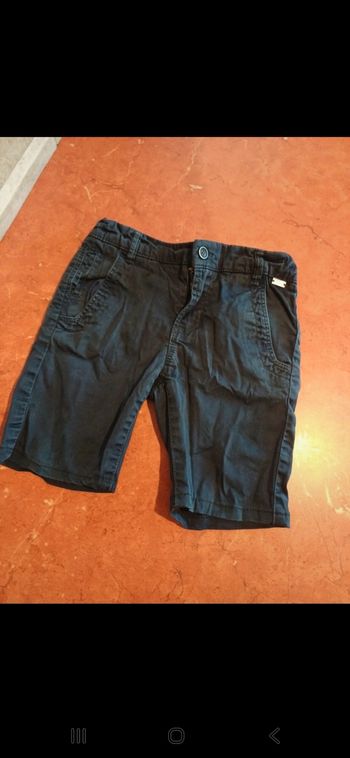 Bermuda garçon taille 4 ans