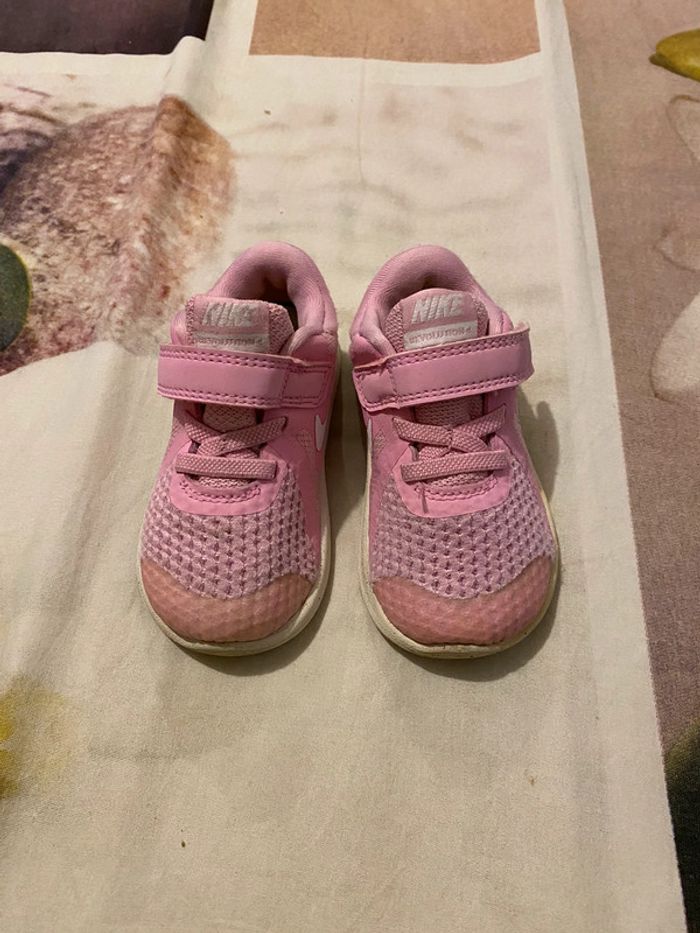 Nike : Basket fille taille 22