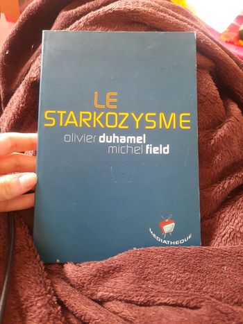Livre mediatheque le starkozysme