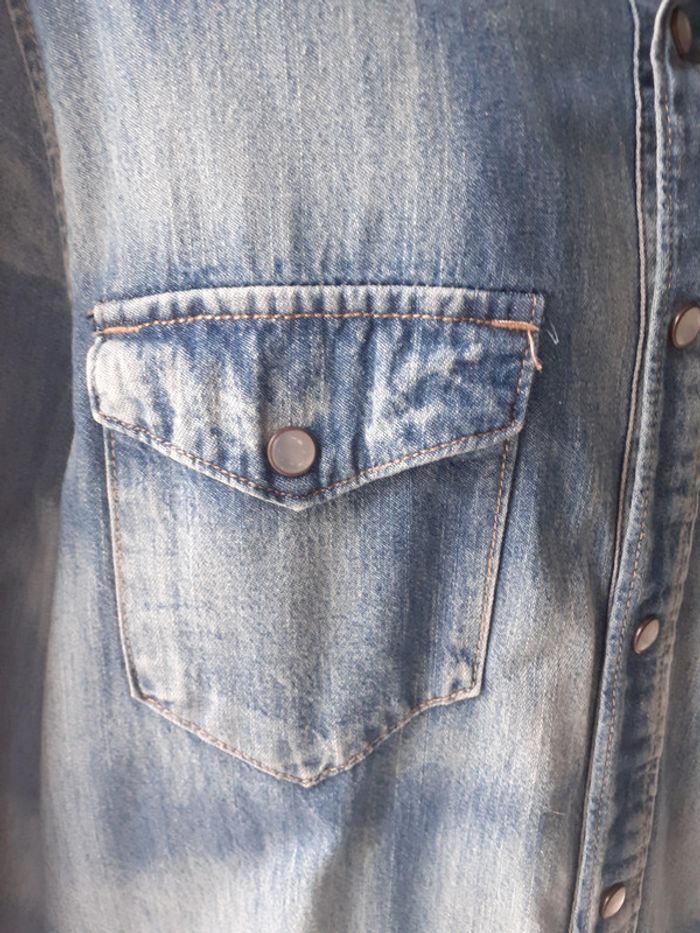 Superbe chemise en jean H&M - photo numéro 4