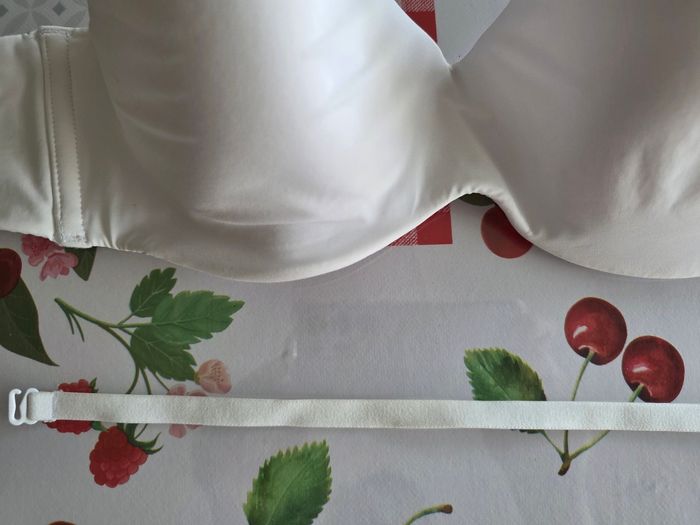 SOUTIEN-GORGE BLANC BANDEREAU BRETELLES AJUSTABLES AMOVIBLE AGRAPHE DOS MARQUE ETAM TAILLE 85D - photo numéro 3