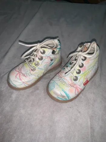 Chaussures bébé Kickers motif multicolore vintage