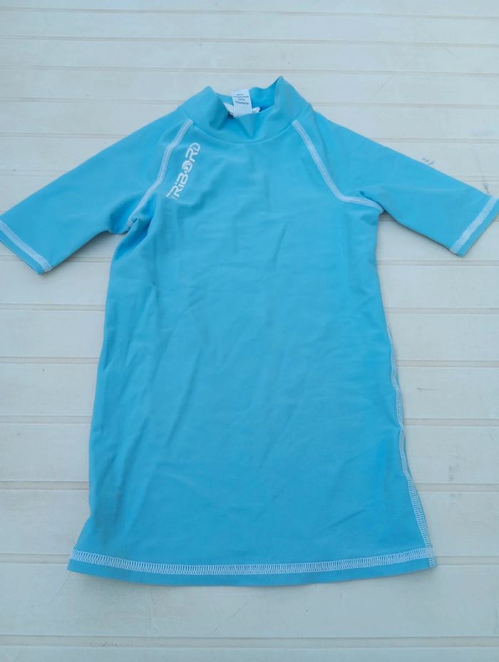 Tee shirt de piscine taille 8 ans, marque tribord