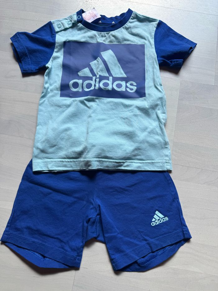 Ensemble adidas