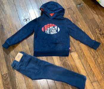 ensemble sweat okaidi et jeans Zara 4 ans