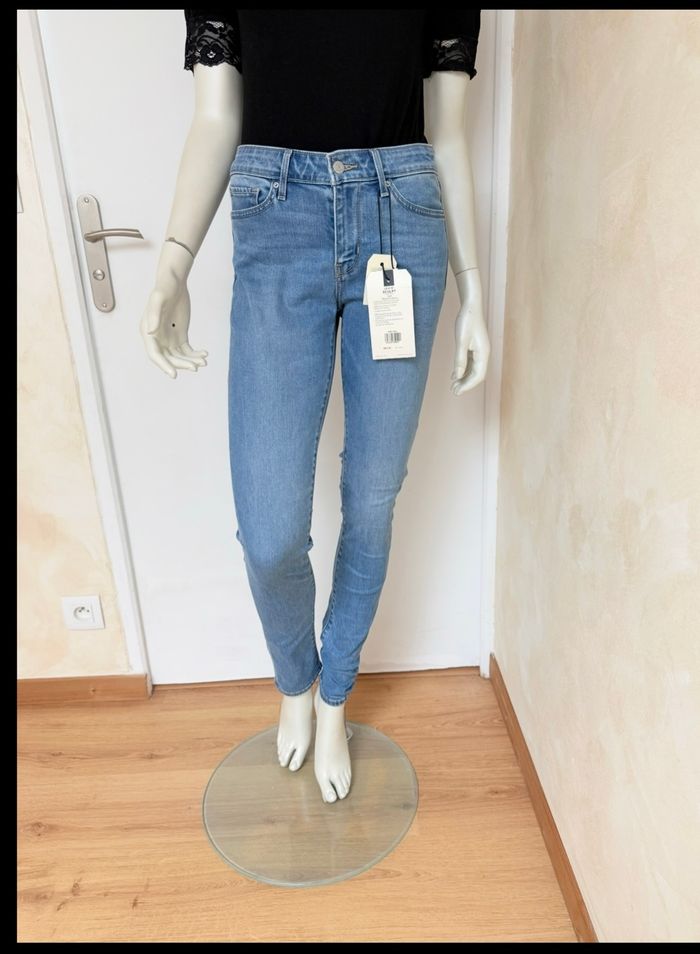 Jean Levi’s 711 Skinny – Taille 28/32 – bleu clair – Neuf avec étiquette - photo numéro 6
