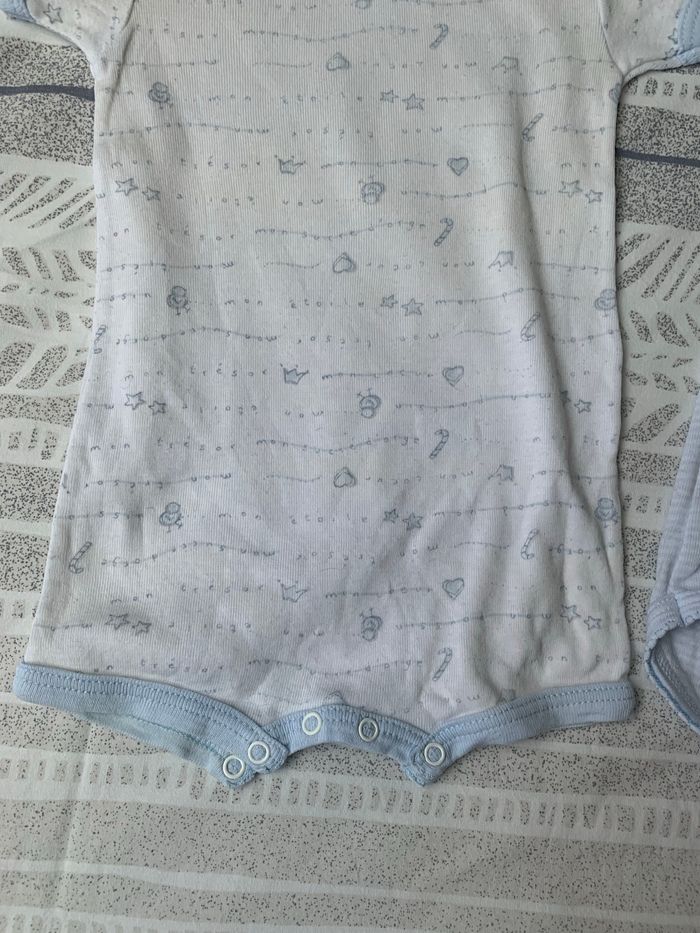 Lot bodies 3 mois - photo numéro 4