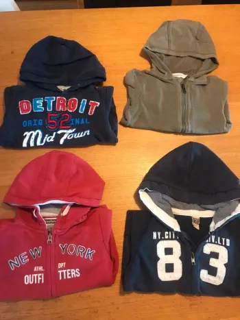 Lot 4 sweat 3 ans