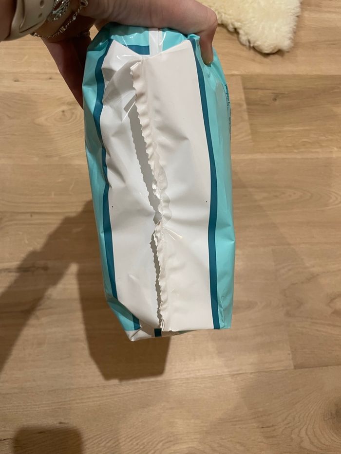 Couche Pampers taille 2 neuf - photo numéro 5