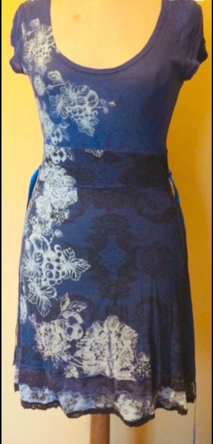 Robe Desigual bleu imprimé – Taille M – Petit défaut - photo numéro 2