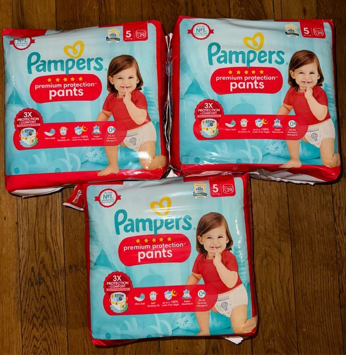 Lot de 3 paquets de couches Pampers taille 5