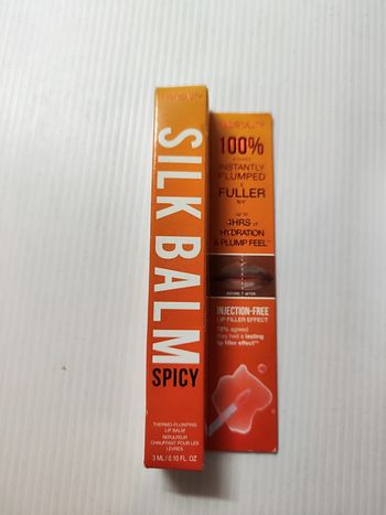 Huda beauty silk balm spicy repulpeur 3 ml chauffant pour les lèvres valeur 22€
