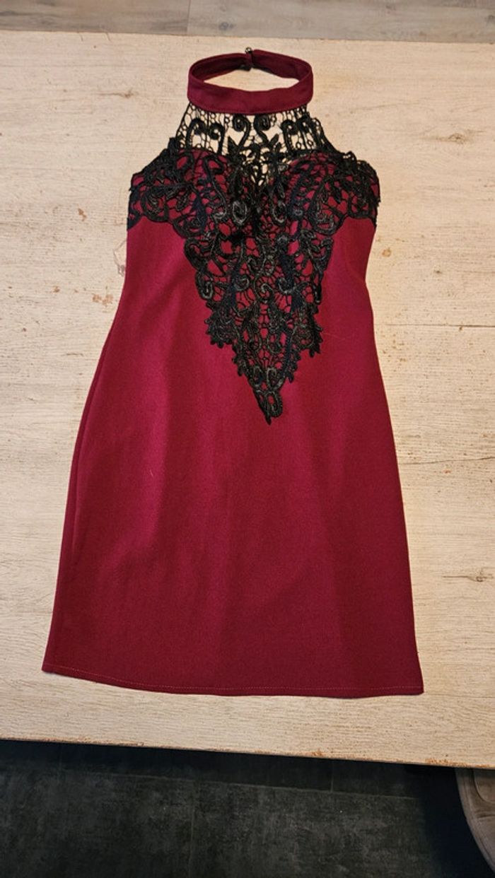 Robe de soirée moulante, bordeau avec dentelle noire, Premium Collection, S