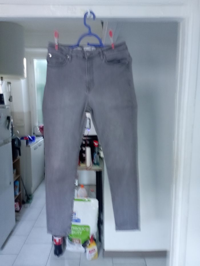 Jeans de marque MLG taille 40 très jolie gris