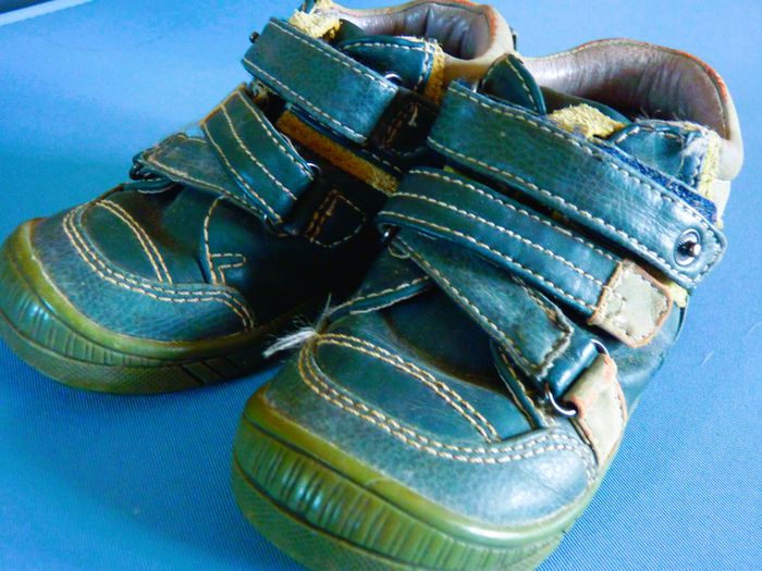 Baskets garçon complice 23 chaussure cuir bleu scratch TBE - photo numéro 2