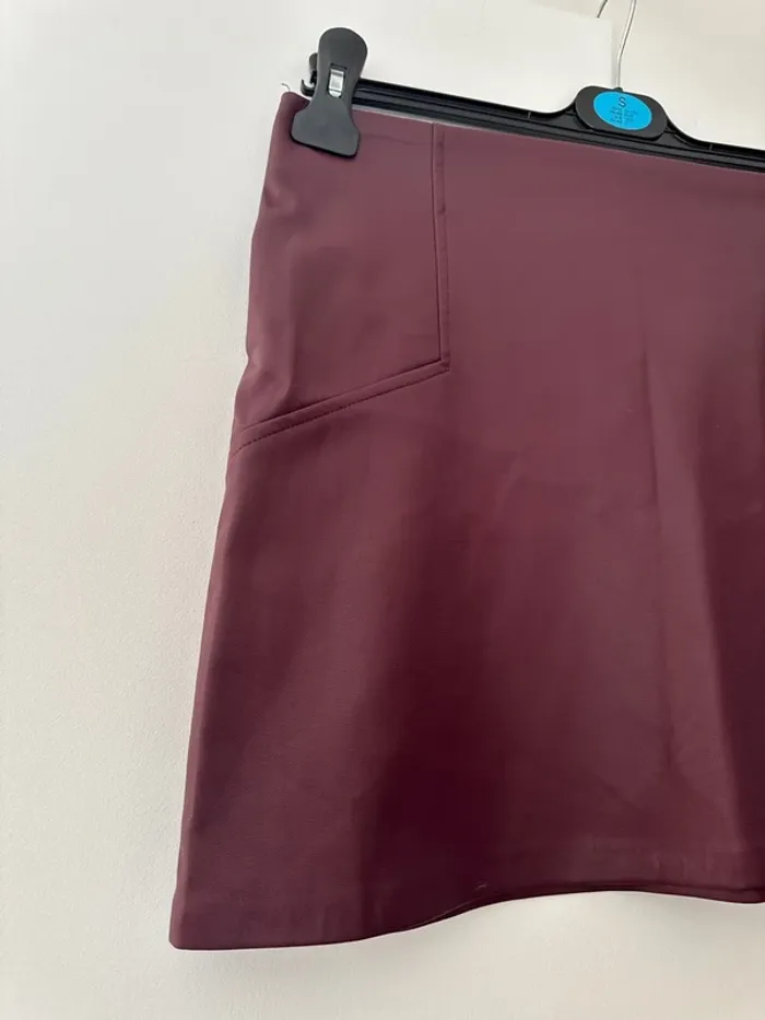 Minijupe en similicuir synthétique bordeaux Primark - photo numéro 3