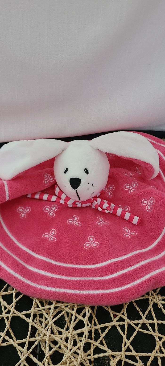 Doudou plat rond lapin rose blanc BREIZH CREATIONS - photo numéro 3