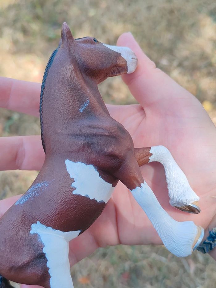 Figurine cheval Schleich marron et blanc - photo numéro 9