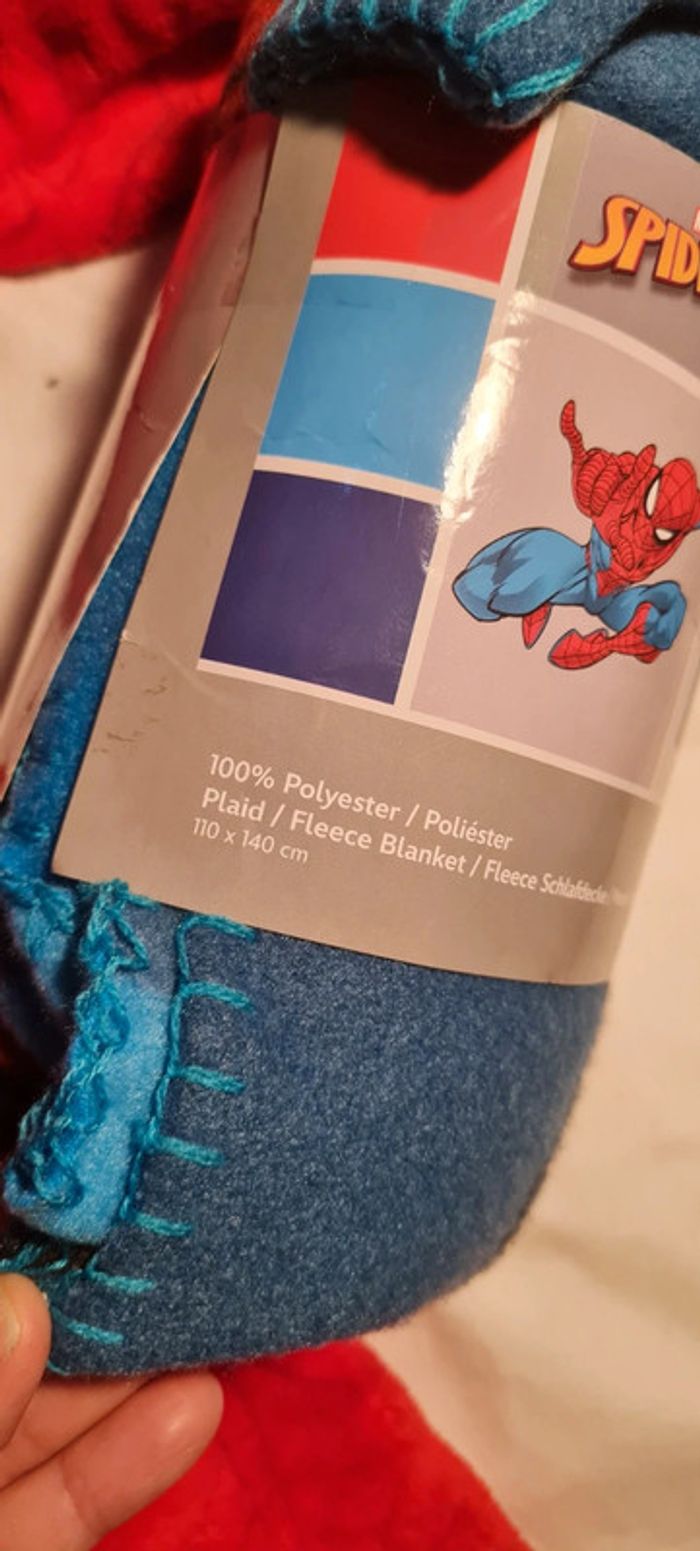 Spiderman plaid + peignoir/robe de chambre NEUFS - photo numéro 4