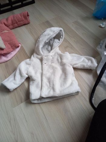 Manteau taille 6 mois