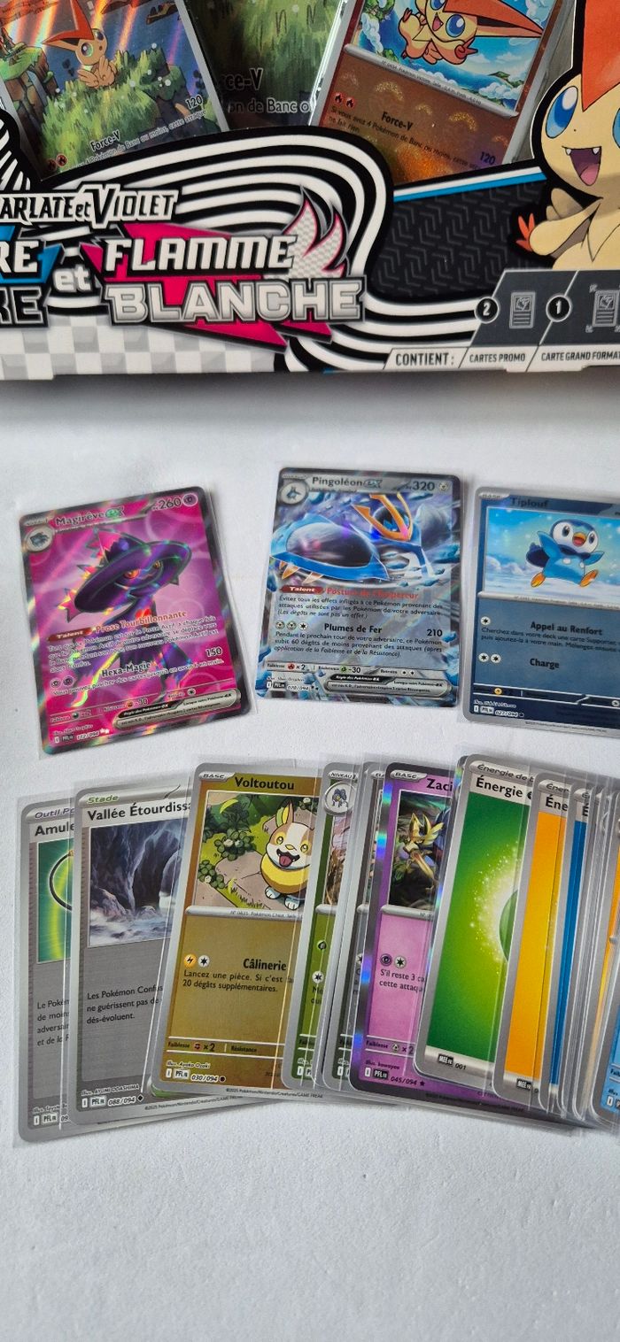 Pokémon masterball pokeball reverse me01 me02 ev10.5 victini ( sortie de boosters et ETB ) - photo numéro 2