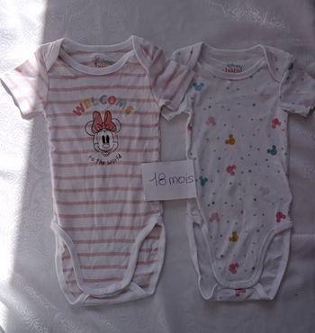 Lot de 2 bodies neufs MC 18 MOIS
