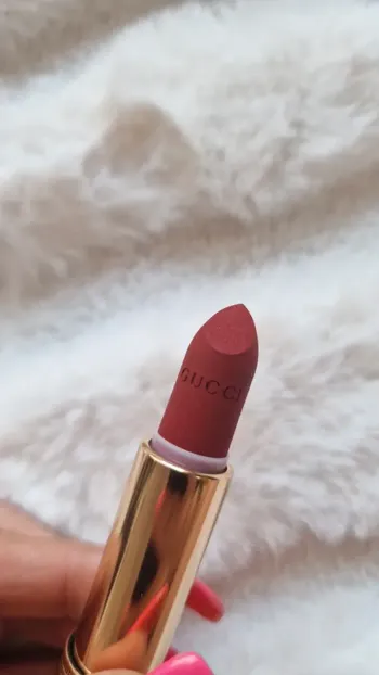 ✨ Gucci Rouge à Lèvres Mat – 504 Myra Crimson ✨