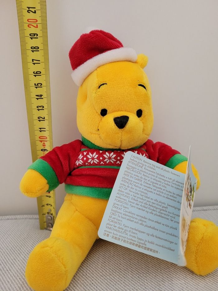 Peluche Winnie l'ourson de Noël Disney NEUVE - photo numéro 2