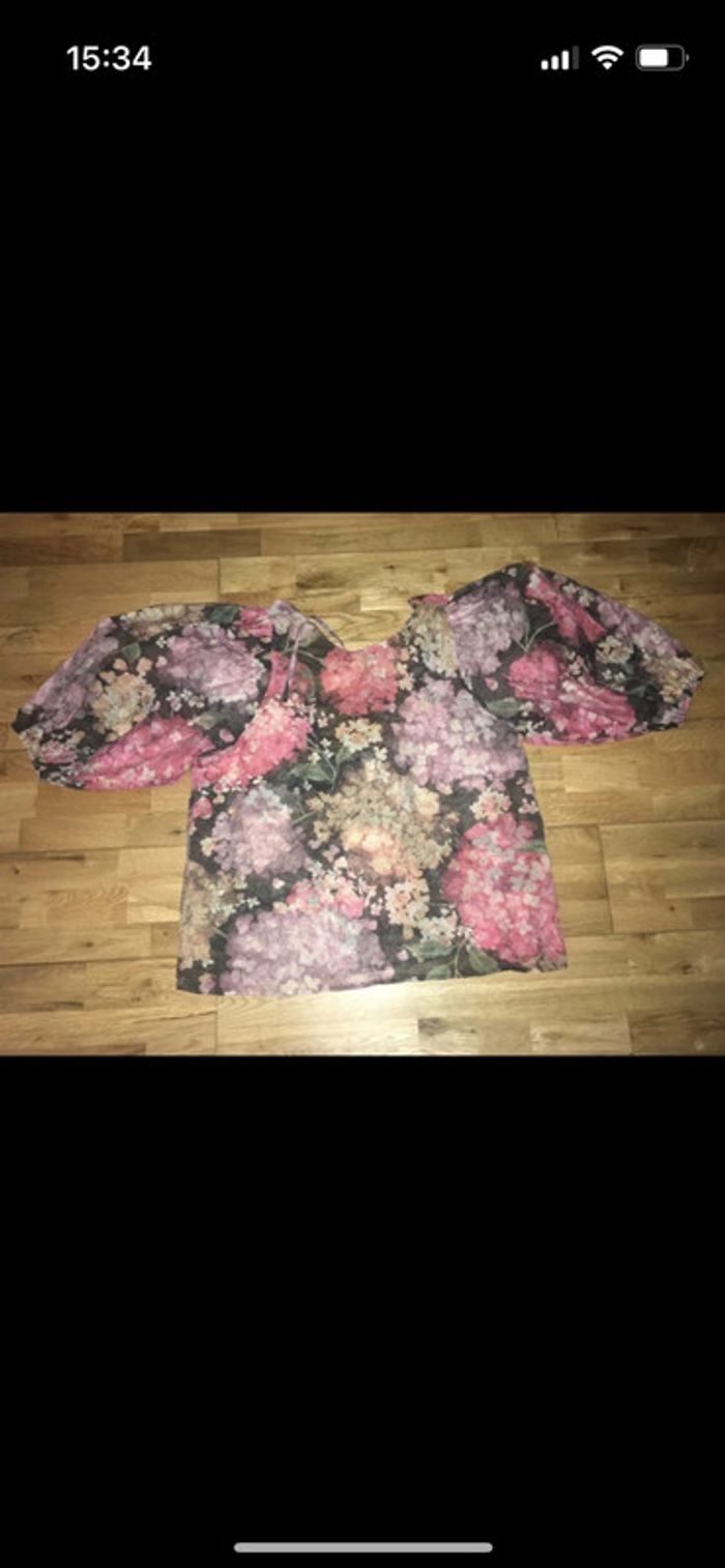 Belle blouse fleurie très bon état h&m M
