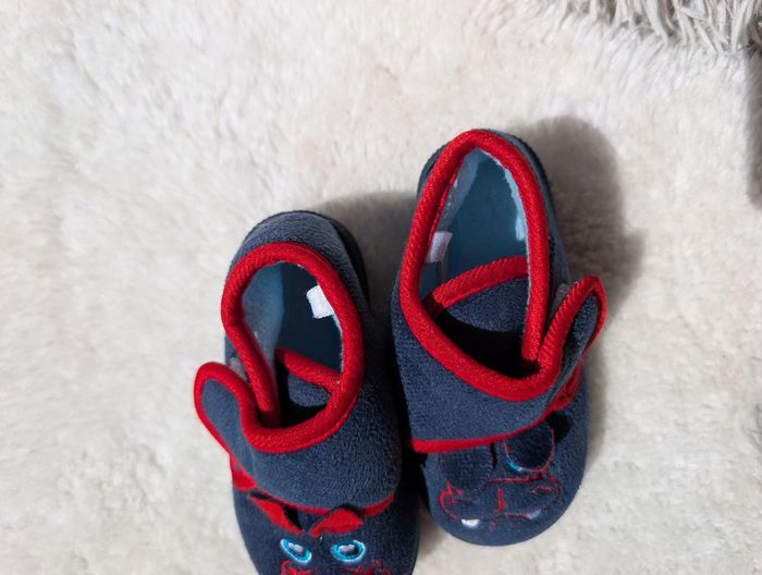 Chaussons taille 22 - photo numéro 4