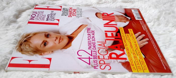 Magazine Elle n°3136 février 2006 spécial Sharon Stone - photo numéro 2