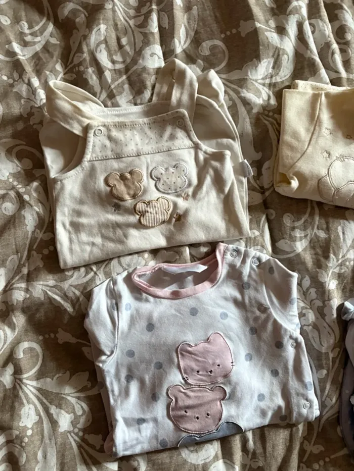 Lot de 2 salopettes - 2 pyjamas neufs - photo numéro 2