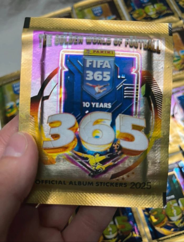 36 sachets de stickers panini Foot FIFA 365 - photo numéro 6