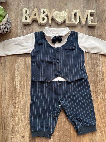 - Combinaison - 6 mois - Très bon état