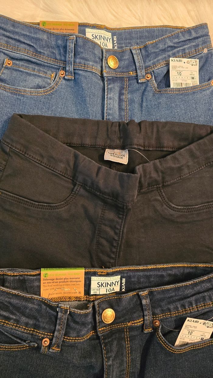 NEUFS (NON PORTÉS)🏷🏷🏷 SUPERBE🤩😍🩷 lot jeans skinny et tregging 10 ans fille 🩷😍🤩 - photo numéro 9