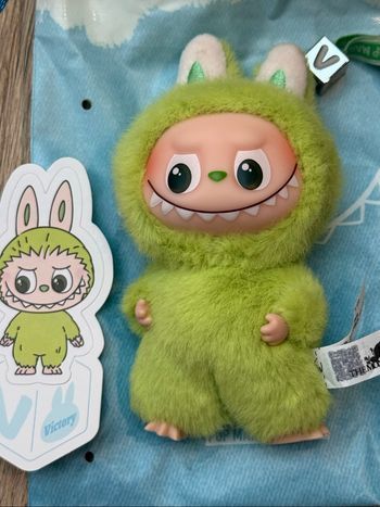Labubu  pin for love