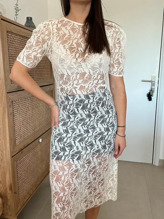 Robe midi en dentelle blanche/crème Zara - photo numéro 2