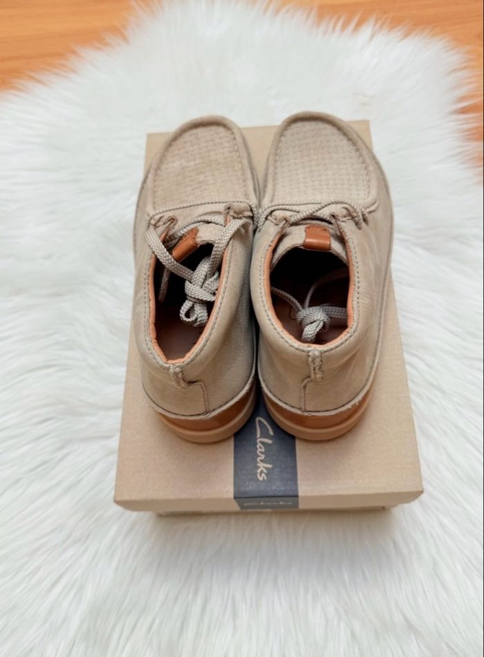 Chaussures Clarks Oakland Mid – Taille 39,5 – Cuir beige – Neuves avec boîte - photo numéro 6